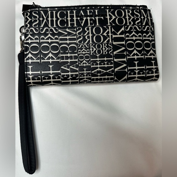 EUC Michael Kors Jet Set Double Zip Wristlet - Picture 16 of 17